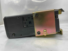 Load image into Gallery viewer, CD CHANGER BMW 323i 528i M3 X5 99 00 01 02 03 04 - NW136407
