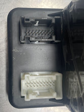 Load image into Gallery viewer, Vacuum Pump  MERCEDES C-CLASS 1999 - NW189204

