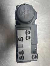 Load image into Gallery viewer, Vacuum Pump  MERCEDES C-CLASS 1999 - NW189204
