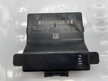 Load image into Gallery viewer, NETWORK CONTROL MODULE COMPUTER Porsche Cayenne 05 06 07 08 - NW36829
