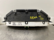 Load image into Gallery viewer, SPEEDOMETER CLUSTER Volvo S80 1999 99 2000 00 - NW162392
