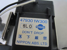 Load image into Gallery viewer, Skid Control computer Nissan Pathfinder 1999 99 - 514464
