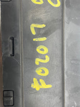 Load image into Gallery viewer, Vacuum Pump  MERCEDES C-CLASS 2000 - NW189201
