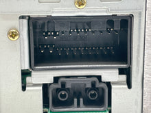 Load image into Gallery viewer, Radio Jaguar XJ8 2004 04 2005 05 2006 06 2007 07 AM FM CD - NW137907
