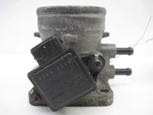 Load image into Gallery viewer, THROTTLE BODY Elantra Tiburon 96 97 98 99 00 01 Manual - 525373
