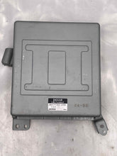 Load image into Gallery viewer, CLIMATE CONTROL COMPUTER JAGUAR XJ8 1998 99 00 01 02 03 - NW33051
