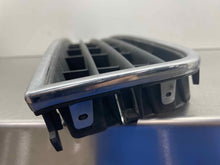 Load image into Gallery viewer, GRILLE Audi A6 2002 02 2003 03 2004 04 Center - NW98032
