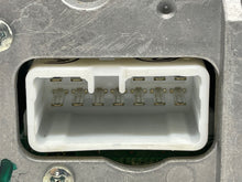 Load image into Gallery viewer, RADIO Toyota Prius 2001 01 2002 02 2003 03 2004 04 05 - NW139932
