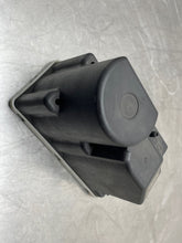 Load image into Gallery viewer, Vacuum Pump  MERCEDES 300E 1990 - NW189245
