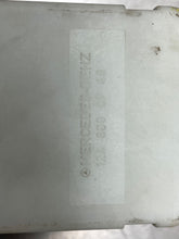 Load image into Gallery viewer, Vacuum Pump  MERCEDES 300E 1990 - NW189245
