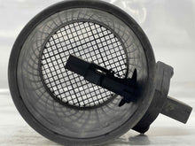 Load image into Gallery viewer, Mass Air Flow Sensor Meter MAF 540i 740i 740il X5 Z8 99-03 - NW4868

