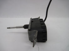Load image into Gallery viewer, HEADLIGHT WIPER MOTOR Volvo Xc70 2002 02 - 556886
