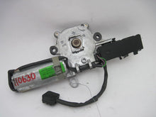 Load image into Gallery viewer, SUN ROOF MOTOR 1995 95 Mercedes C280 - 557022
