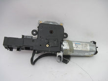 Load image into Gallery viewer, SUN ROOF MOTOR 1995 95 Mercedes C280 - 557022
