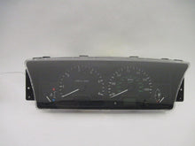 Load image into Gallery viewer, SPEEDOMETER CLUSTER Discovery 1999 99 2000 00 01 02 - 559372
