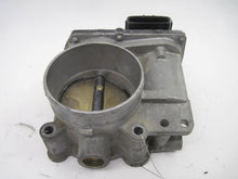 Load image into Gallery viewer, THROTTLE BODY Volvo S40 V70 2004 04 05 06 07 08 - 560066
