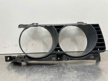 Load image into Gallery viewer, Grille  BMW 525I 1995 - NW98164
