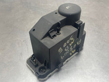 Load image into Gallery viewer, Vacuum Pump  MERCEDES 300E 1991 - NW189246
