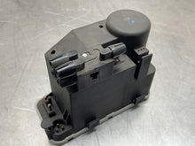 Load image into Gallery viewer, Vacuum Pump  MERCEDES 400 1993 - NW189261
