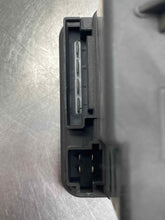 Load image into Gallery viewer, Vacuum Pump  MERCEDES CLK 1998 - NW189259
