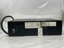 Load image into Gallery viewer, CD Changer Audi TT 2000 00 2001 01 02 03 04 05 06 - NW136203
