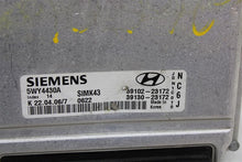 Load image into Gallery viewer, ECU ECM COMPUTER HYUNDAI ELANTRA 2004 05 06 MANUAL - 580907
