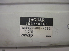 Load image into Gallery viewer, CLIMATE CONTROL COMPUTER JAGUAR XJ8 1998 99 00 01 02 03 - 584575
