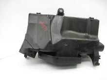 Load image into Gallery viewer, AIR CLEANER BOX Volvo S40 V40 00 01 02 03 04 - 586374
