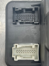 Load image into Gallery viewer, Vacuum Pump  MERCEDES CLK 2002 - NW189257
