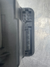 Load image into Gallery viewer, Vacuum Pump  MERCEDES CLK 2002 - NW189257
