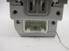Load image into Gallery viewer, Radio control panel Nissan Quest 2004 04 - 593153
