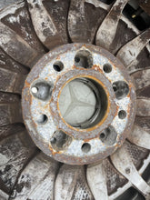 Load image into Gallery viewer, WHEEL 260e 300d 300e 86 87 88 300d 300e 300ce 15" - NW408321
