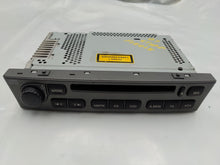 Load image into Gallery viewer, Radio Jaguar X Type 2004 04 05 06 07 08 Am FM CD - NW137870
