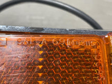 Load image into Gallery viewer, SIDE MARKER LAMP LIGHT Jaguar XJS 1976-1991 Fender Mounted Right - NW82826

