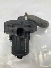 Load image into Gallery viewer, AIR INJECTION PUMP SMOG BMW 740i 1999 99 2000 00 2001 01 - NW8062
