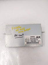 Load image into Gallery viewer, Driver Assist Module M45 2004 04 - NW31570
