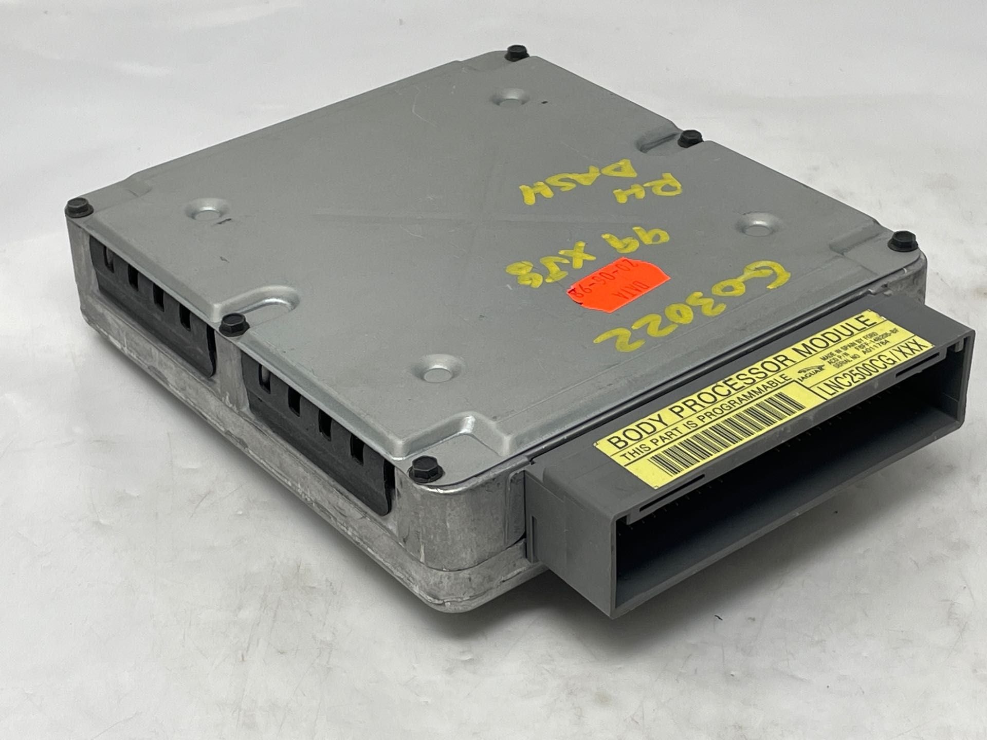 BODY CONTROL MODULE JAGUAR XJ8 1999 99 - NW33076 – Tom's Foreign Auto Parts