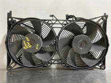 Load image into Gallery viewer, CONDESNER FAN ASSEMBLY Range Rover 95 96 97 98 99 - 02 - NW64437
