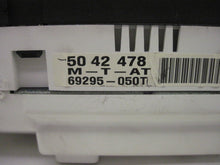 Load image into Gallery viewer, SPEEDOMETER CLUSTER SAAB 9-3 9-5 2000 00 2001 01 AUTO - 606470
