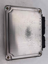 Load image into Gallery viewer, ECU ECM COMPUTER Volkswagen Beetle 2003 03 2.0L Auto Convertible - NW470643
