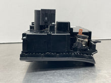 Load image into Gallery viewer, Temp Climate AC Heater Control Volvo S80 2005 05 - NW101701
