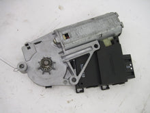 Load image into Gallery viewer, ROOF MOTOR BMW X5 2001 01 - 613286
