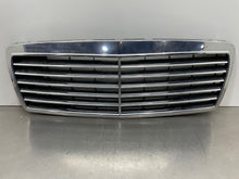 Load image into Gallery viewer, GRILL Mercedes E300D E320 E55 1996 96 1997 97 98 99 - NW98515
