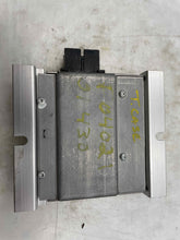 Load image into Gallery viewer, TRANSFER CASE CONTROL COMPUTER ML320 ML430 98 99 - 05 - NW35267
