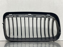 Load image into Gallery viewer, Grille  BMW 740I 1995 - NW98250
