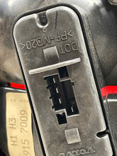 Load image into Gallery viewer, TRUNK LID MOUNTED TAIL LIGHT LAMP C70 S70 V70 98 99 00 Right - NW182558
