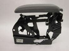 Load image into Gallery viewer, Console Lid Volkswagen Beetle 2009 09 - 633416
