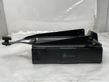 Load image into Gallery viewer, CD CHANGER ML320 ML 350 ML 500 ML55 2002 02 03 04 05 - NW138924
