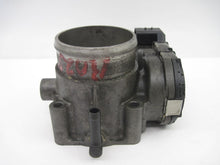 Load image into Gallery viewer, THROTTLE BODY Beetle Jetta Golf 99 00 01 02 03 04 05 06 - 638751
