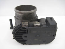 Load image into Gallery viewer, THROTTLE BODY Beetle Jetta Golf 99 00 01 02 03 04 05 06 - 638751
